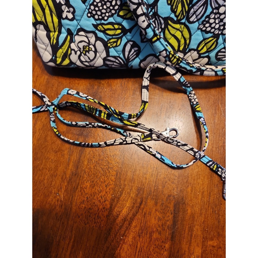 Vera Bradley Island Blooms bowler bag Quilted. floral pattern. EUC - Picture 7 of 9